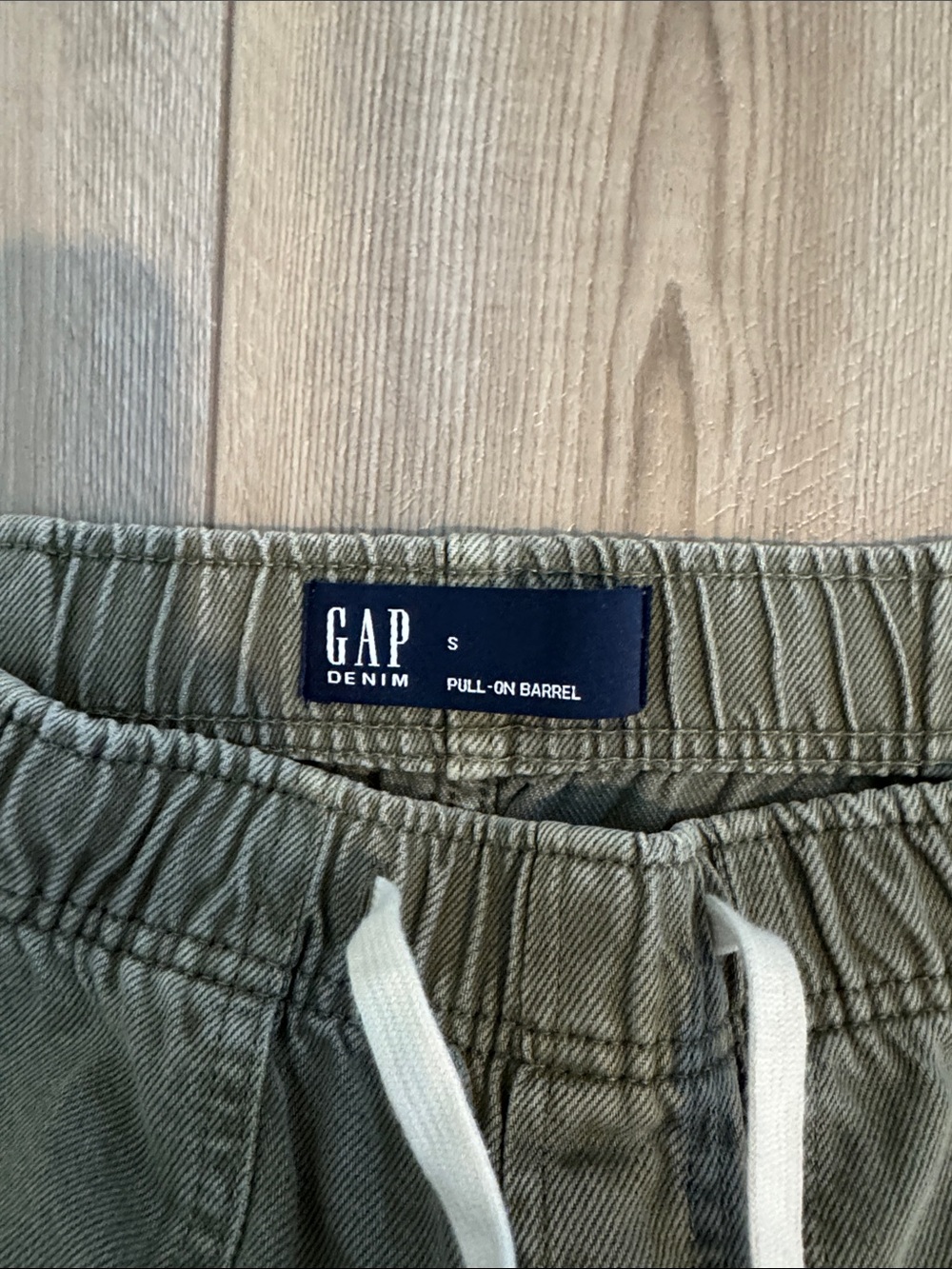 Women’s Gap Barrel Olive Green Drawstring Casual Pants - Picture 3 of 3
